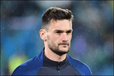 Dans quel club joue Hugo Lloris ?