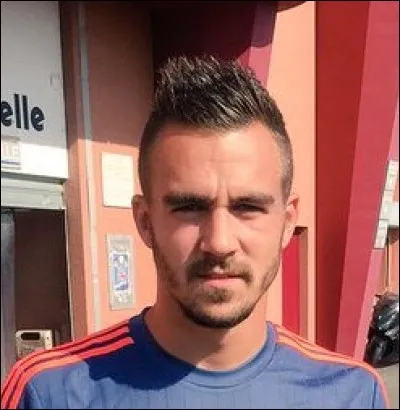 Dans quel club joue Sacha Clémence ?