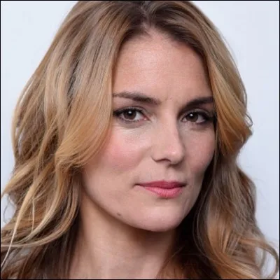 Comment s'appelle la mère de Jenny et Dan ?