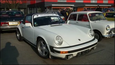 Automobile. On dirait une ...