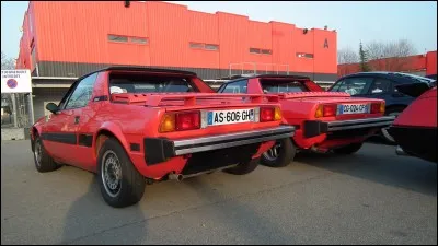 Automobile. On dirait une ...