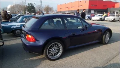 Automobile. On dirait une ...