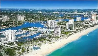 Quel État a une côte sur l'océan Atlantique ?