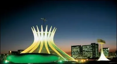 Capitale créée pour une meilleure répartition de l'activité économique.