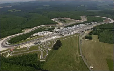 Dans quel département est le circuit de Dijon-Prenois ?