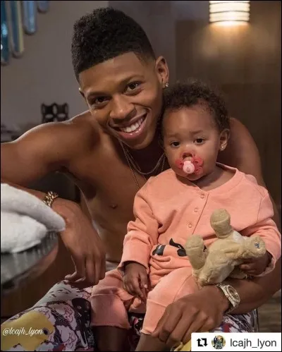 Hakeem va avoir une petite fille avec Anika Calhoun; comment se nomme-t-elle ?