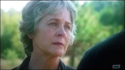 Quel est le nom de famille de Carol ?