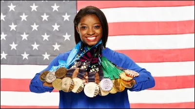 Cette gymnaste s'appelle Simone Biles