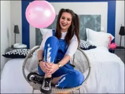 À combien de chaînes youtube a-t-elle participé ?