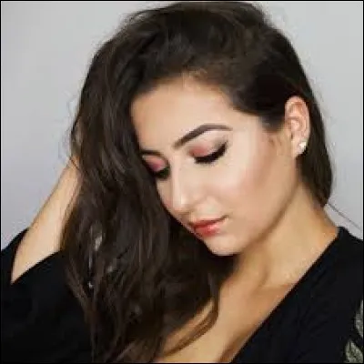 Quelle est la couleur de ses yeux ? Le ...