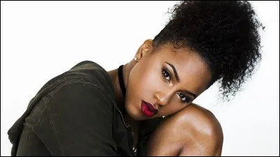 Comment se nomme cette autre chanteuse ?