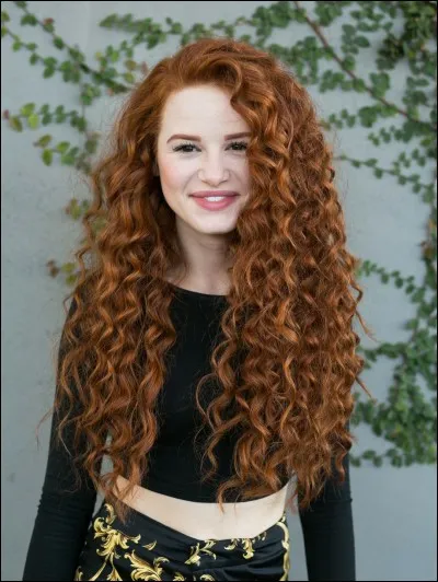 Comment s'appelle cette jolie rousse ?
