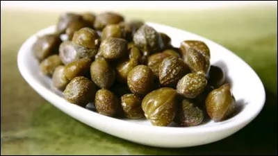 Quel poisson, préparé traditionnellement avec des câpres, est dit "à la grenobloise" ?