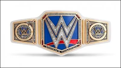 Qui est la championne féminine de Smackdown ?