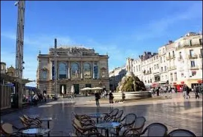 Dans cette ville, se trouve la place de la Comédie, il s'agit de...