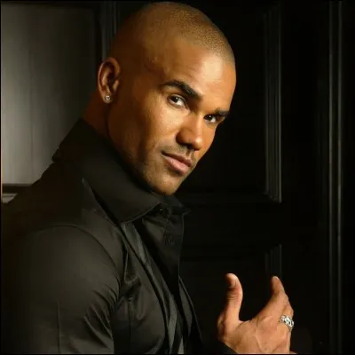 Dans la s&eacute;rie "Esprits criminels", comment s'appelle ce personnage interpr&eacute;t&eacute; par Shemar Moore ?