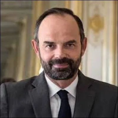 Comment s'appelle le Premier ministre actuel de la France ?