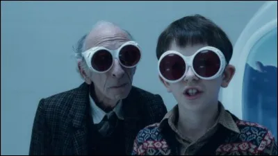 Qui est l'homme sur la gauche ?