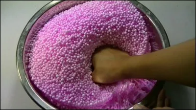 Que met-on dans un slime Crunchy ?