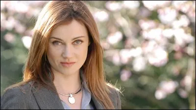 Quelle est la couleur des yeux d'Alice ?