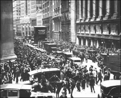 C'est l'année du Krach de Wall street qui entraîne la grande dépression; c'est l'année de naissance d'Hugues Aufray et d'Edouard Balladur. De quelle année s'agit-il ?