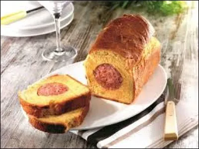 Ce saucisson à cuire recouvert d'une pâte est le...