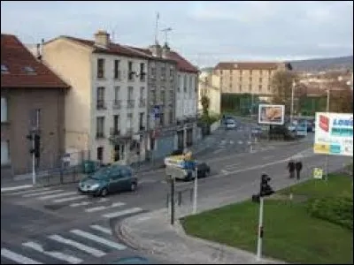 Nous partons dans le Grand-Est, à Malzéville. Ville adossée au plateau du même nom, dans la métropole du Grand Nancy, elle se situe dans le département ...
