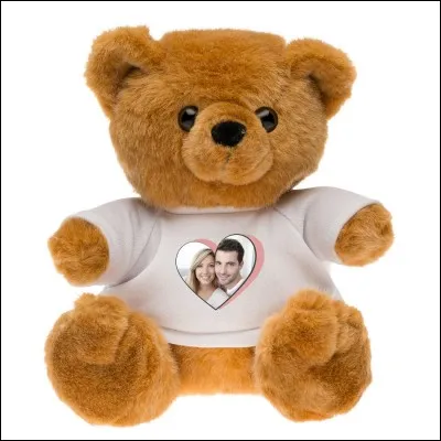 C'est bizarre mais... tu as des peluches.