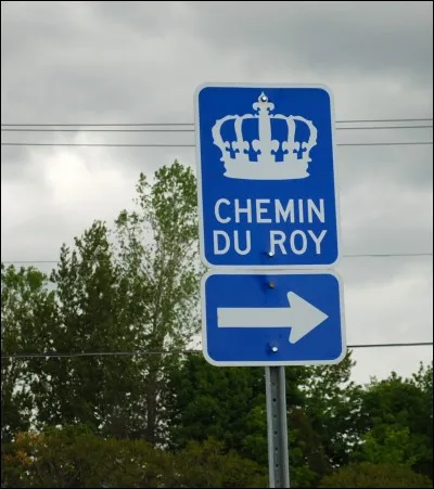 Comment s'appelle le premier chemin reliant Québec à Montréal, inauguré en 1735 ?