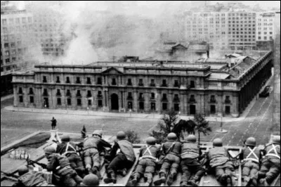 C'est l'année du coup d'Etat militaire du général Pinochet au Chili; c'est aussi l'année de la naissance de Thomas Dutronc et de Julie Depardieu. De quelle année s'agit-il ?