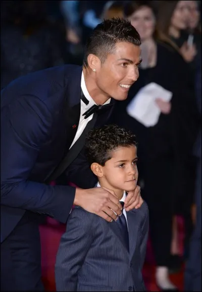 Qui est le joueur dont est fan le fils de Ronaldo ?
