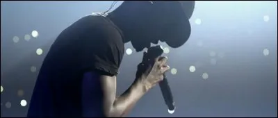 Compléter les paroles : 
"Dans mon domaine je suis le meilleur d'après (...)
Mais d'après elle aussi j'suis atteint d'une grosse tumeur".