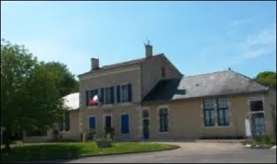 Je vous propose une balade dans le Marais Poitevin, à Vallans. Commune de Nouvelle-Aquitaine, dans l'agglomération Niortaise, elle se situe dans le département ...