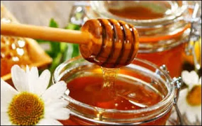 Le miel est indiqué pour soulager un mal de gorge.
