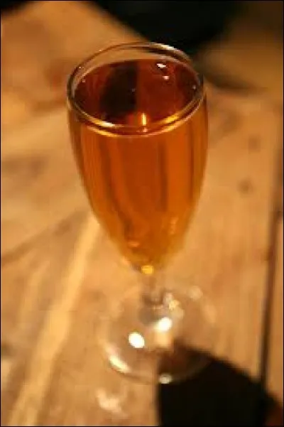 Cette boisson fermentée à base de miel et d'eau s'appelle de l'hydromel.