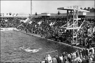 En quelle année la natation est-elle apparue pour la première fois aux Jeux olympiques ?
