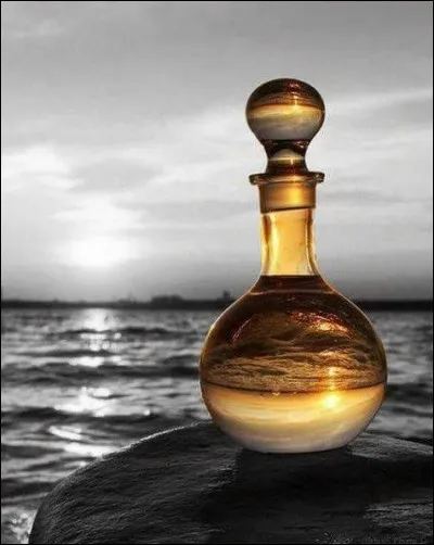 Azzaro aussi a créé une "eau", comment la qualifie-t-il ? (photo uniquement décorative)