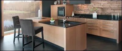 4) Les pièces de la maison : 
Comment dit-on ''cuisine'' ?