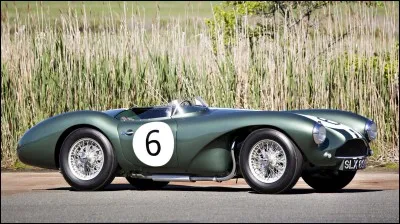 Quel est ce roadster de 1955 ?