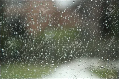 De quel pourcentage augmente la consommation d'eau de l'âge enfant à l'âge adulte ?