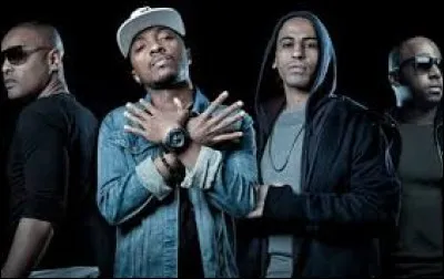 Dans quel groupe de rap a-t-il débuté dans les années 90 ?