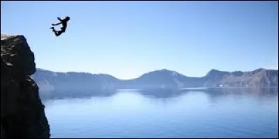 Qui a chanté : 
''Il est temps à nouveau 
Oh temps à nouveau 
De prendre le souffle à nouveau 
Il est temps à nouveau 
Oh temps à nouveau 
De nous jeter à l'eau''