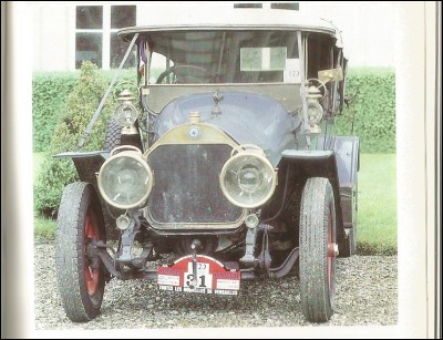 Cette voiture, type D, de 1912 est de marque...