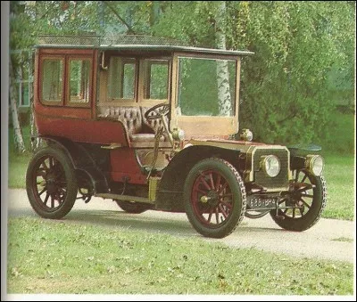 Cette voiture construite à Levallois-Perret est une...