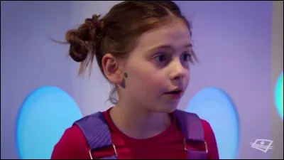 Qui surveillait l'oeuf avant la naissance de Junior ?