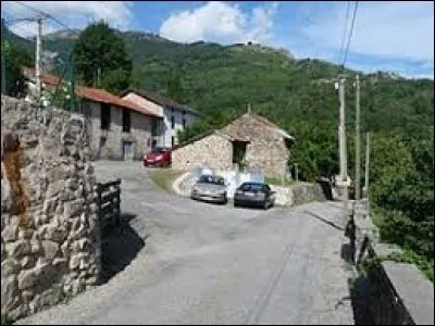 Petit village d'Occitanie de 10 habitants, dans l'arrondissement de Foix, Senconac se situe dans le d&eacute;partement ...
