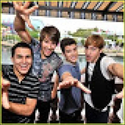 Qui est le "beau gosse" du groupe ?