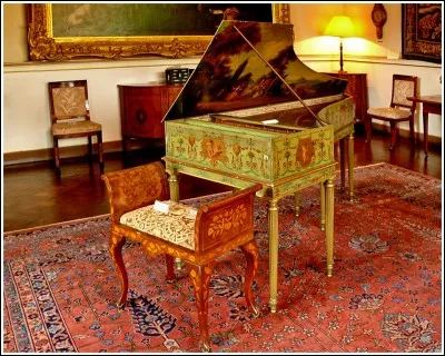 Organiste, claveciniste, violiste, grand maître de la musique baroque, j'amène la technique du contrepoint à sa perfection dans mes fugues, suites pour clavecin et autres (nombreuses) pièces de musique de chambre. Je suis :