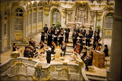 Né la même année et dans le même empire que Bach, je me détache rapidement de l'Allemagne pour rejoindre l'Angleterre. Figure incontournable de la musique baroque, je compose notamment des cantates, oratorios et de nombreux concertos... Je suis :