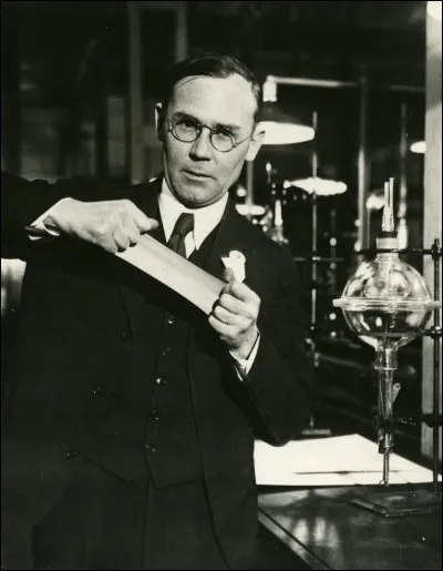 Quelle mati&egrave;re plastique a &eacute;t&eacute; invent&eacute;e en 1935 par Wallace Carothers ?